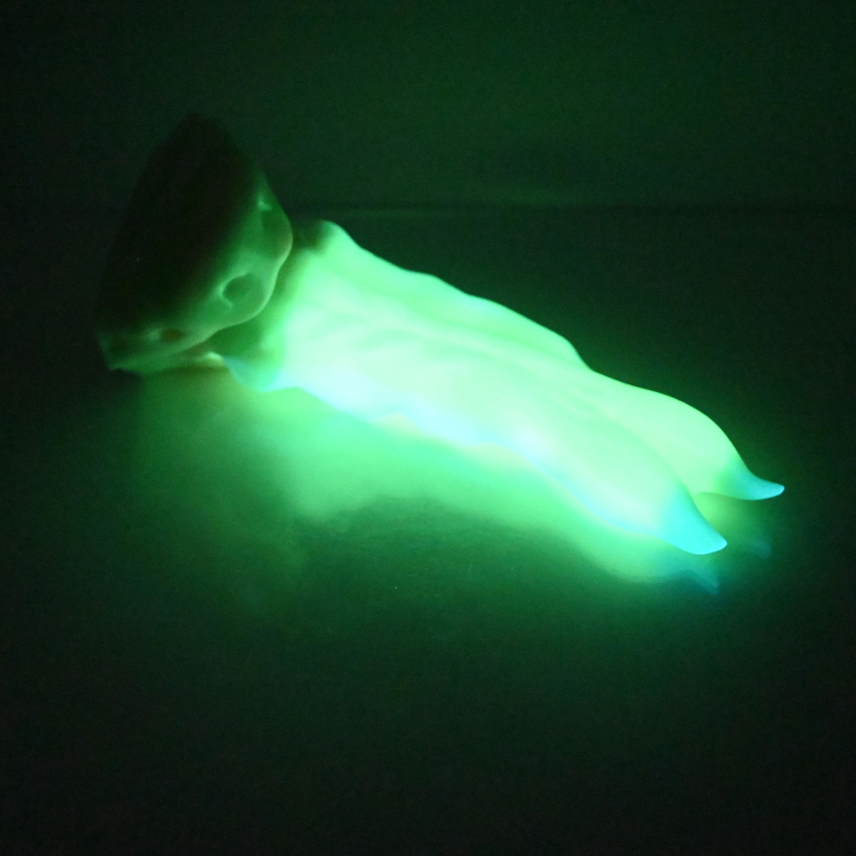 V2SCT23 Snark's Maw Small 0030 UV GITD - Image 4