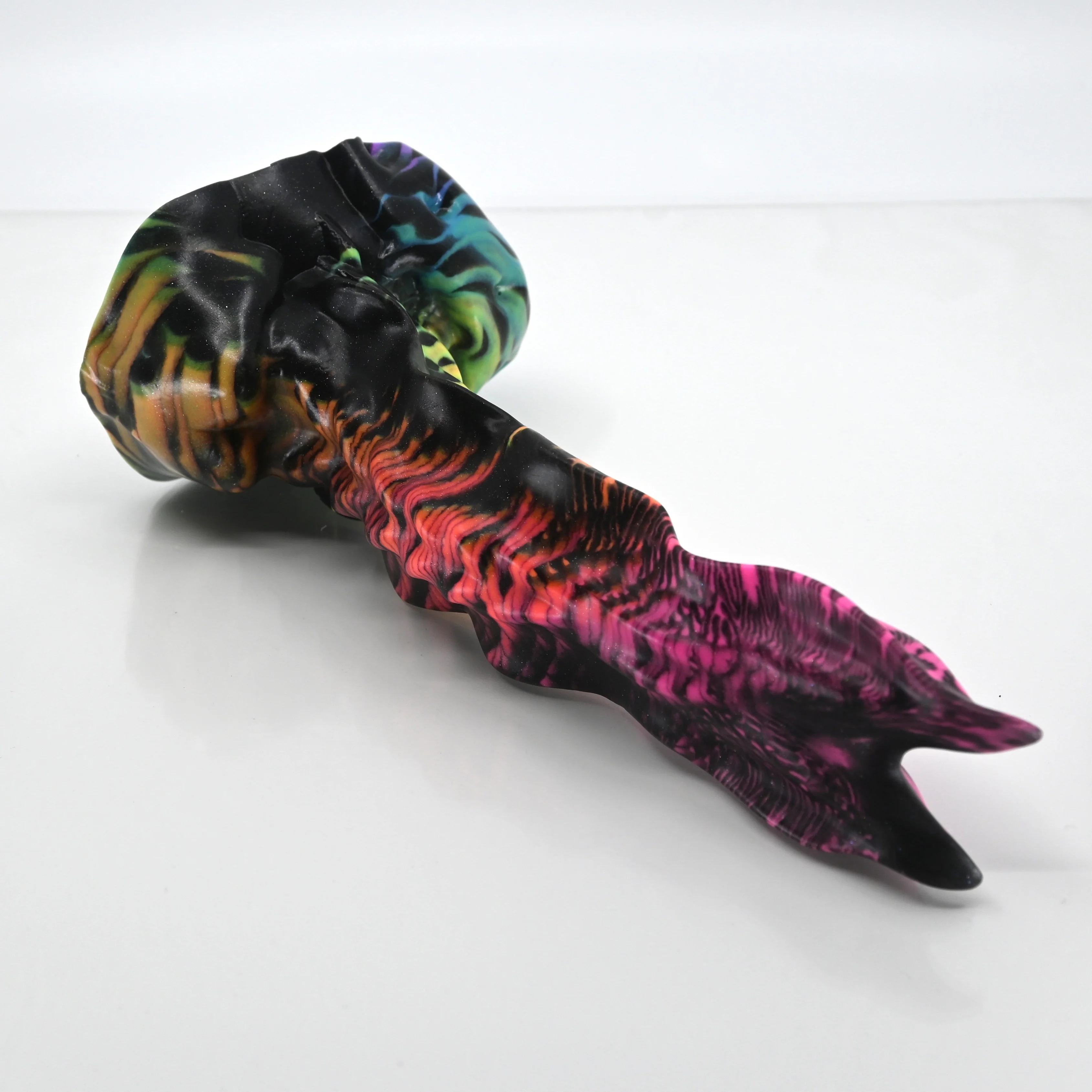 V2SBN32 Snark's Maw Small 0030 UV GITD - Image 2