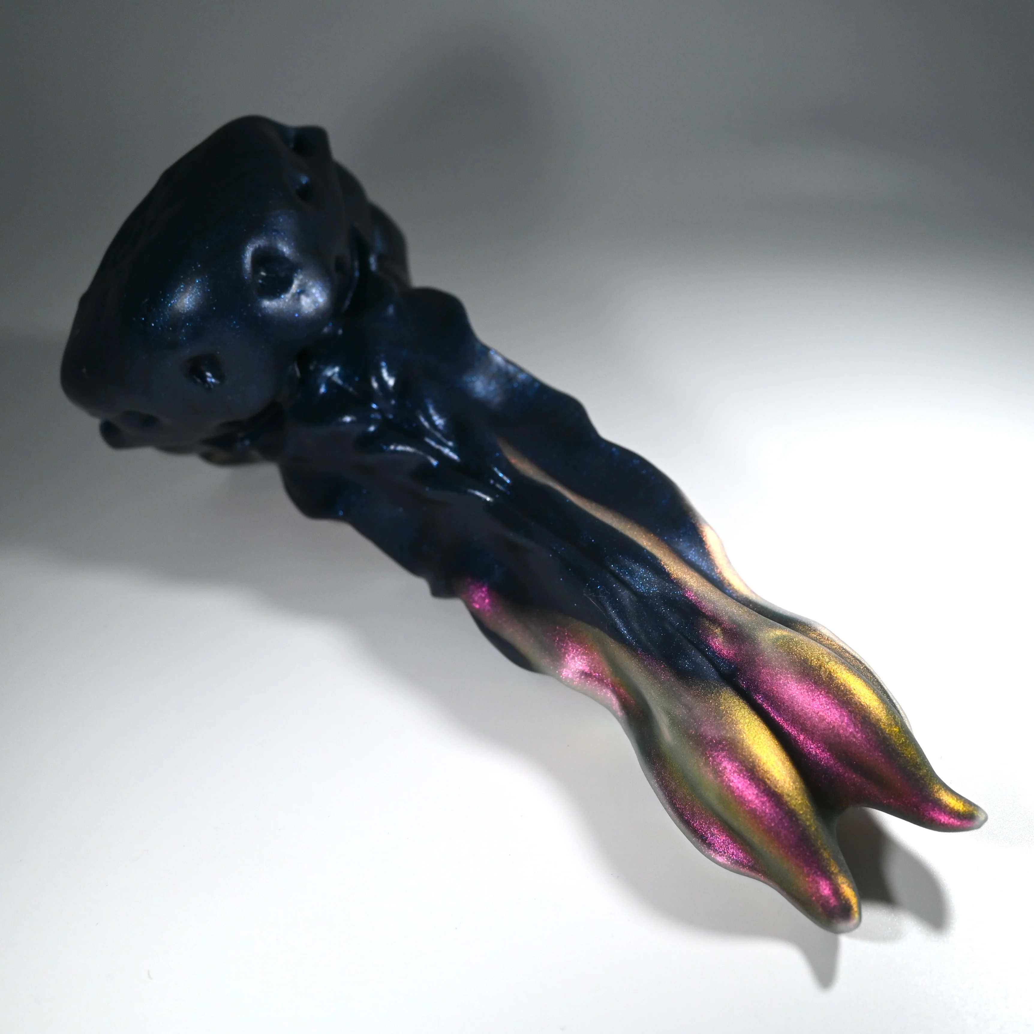 V2MGQ58 Snark's Maw Small 0050 CS