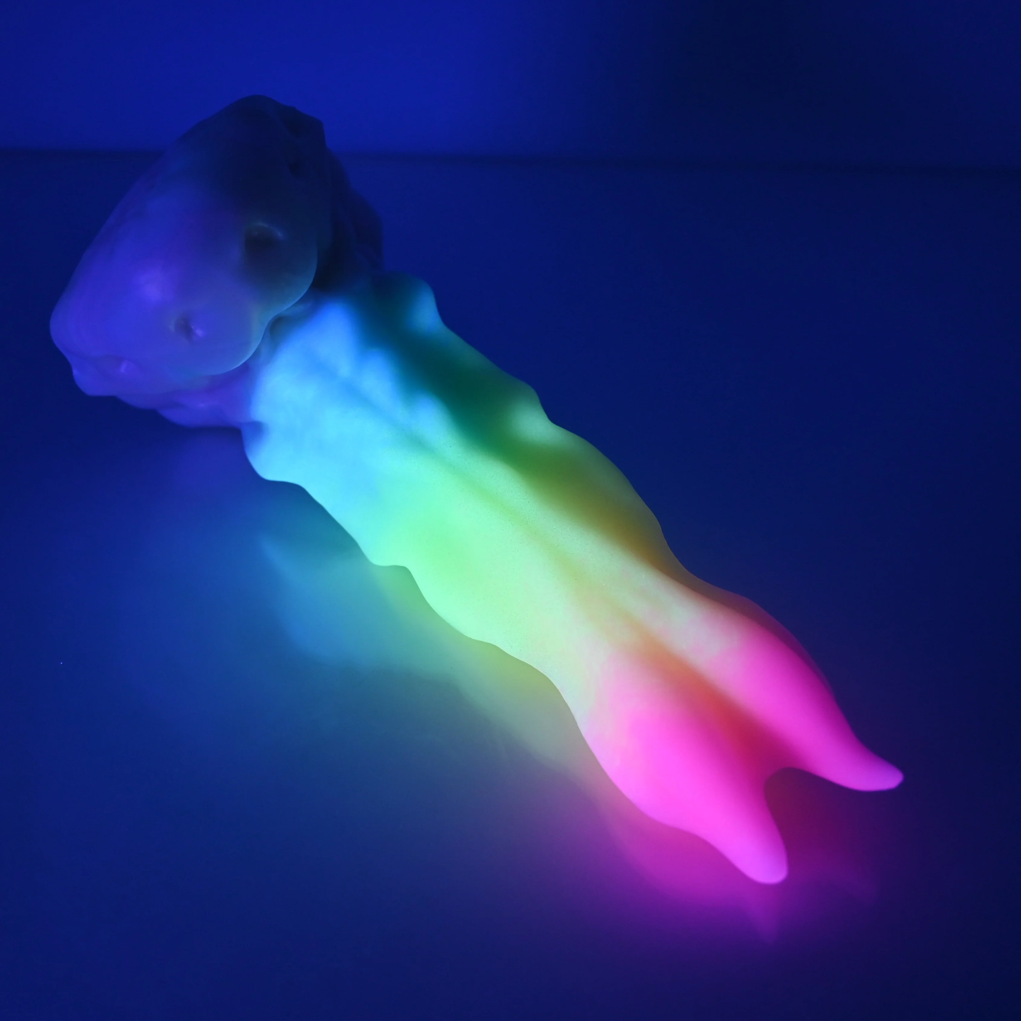 V2MBQ46 Snark's Maw Small 0050 UV GITD - Image 3