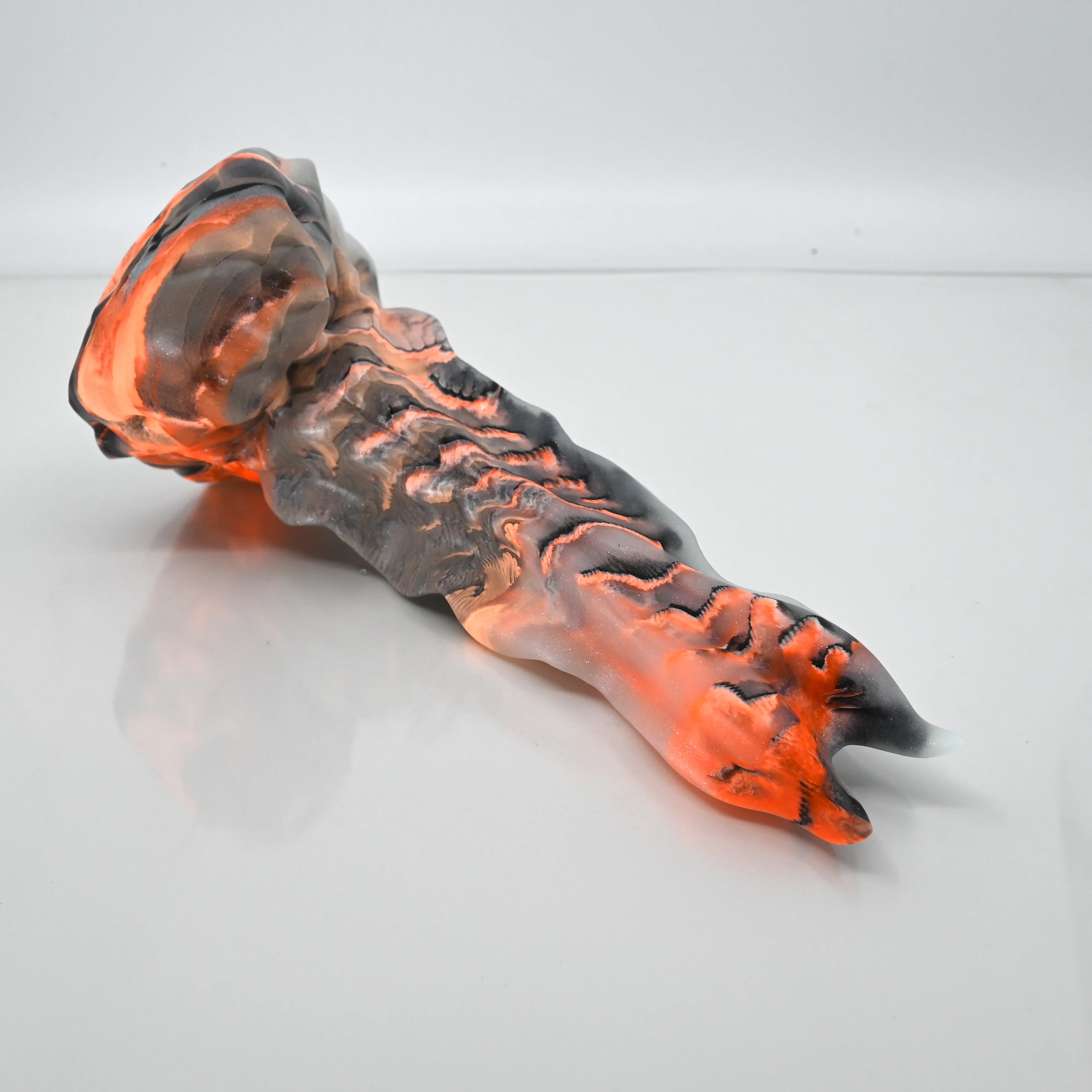 V2SCE45 Snark's Maw Small 0030 UV GITD