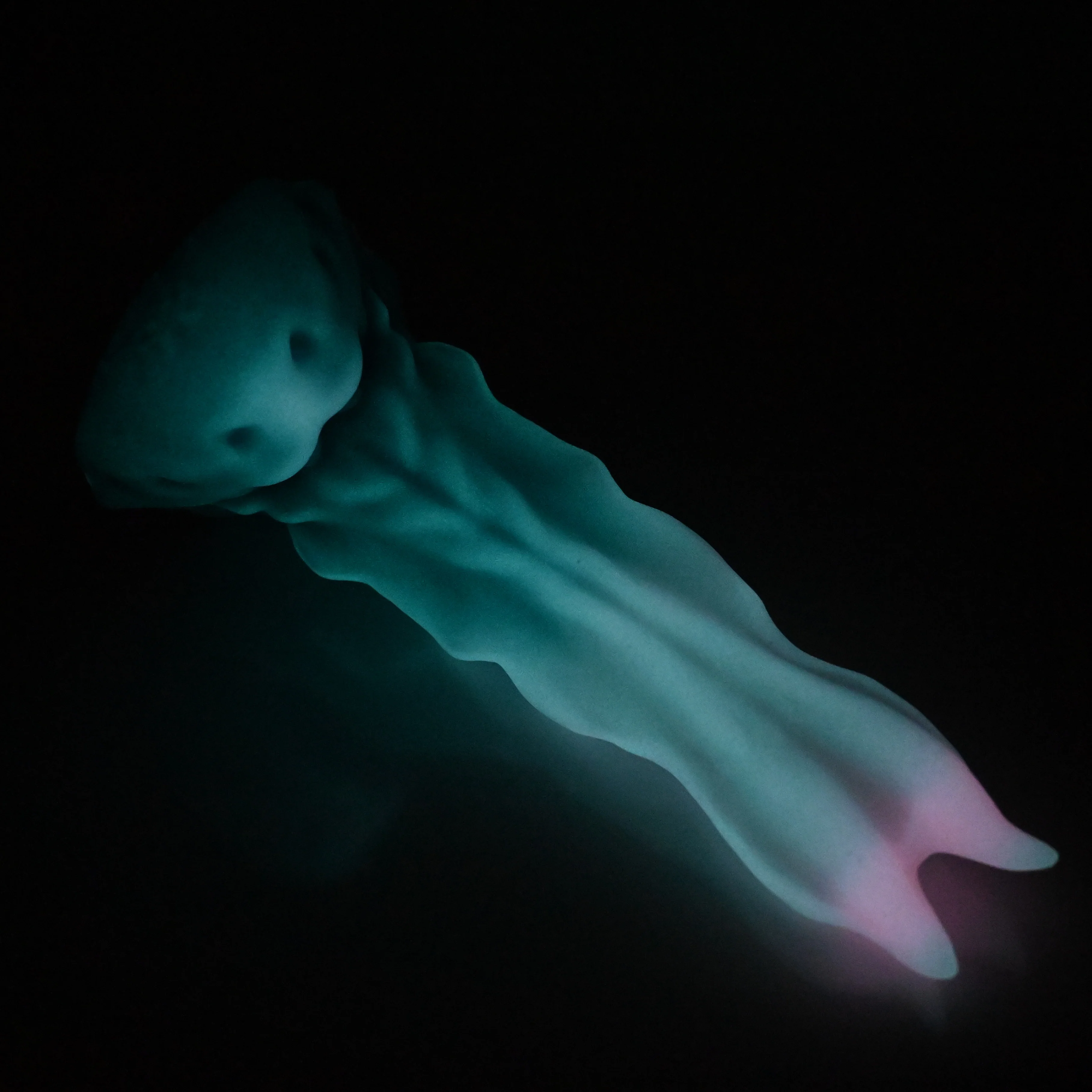 V2MBC30 Snark's Maw Small Medium UV GITD - Image 4