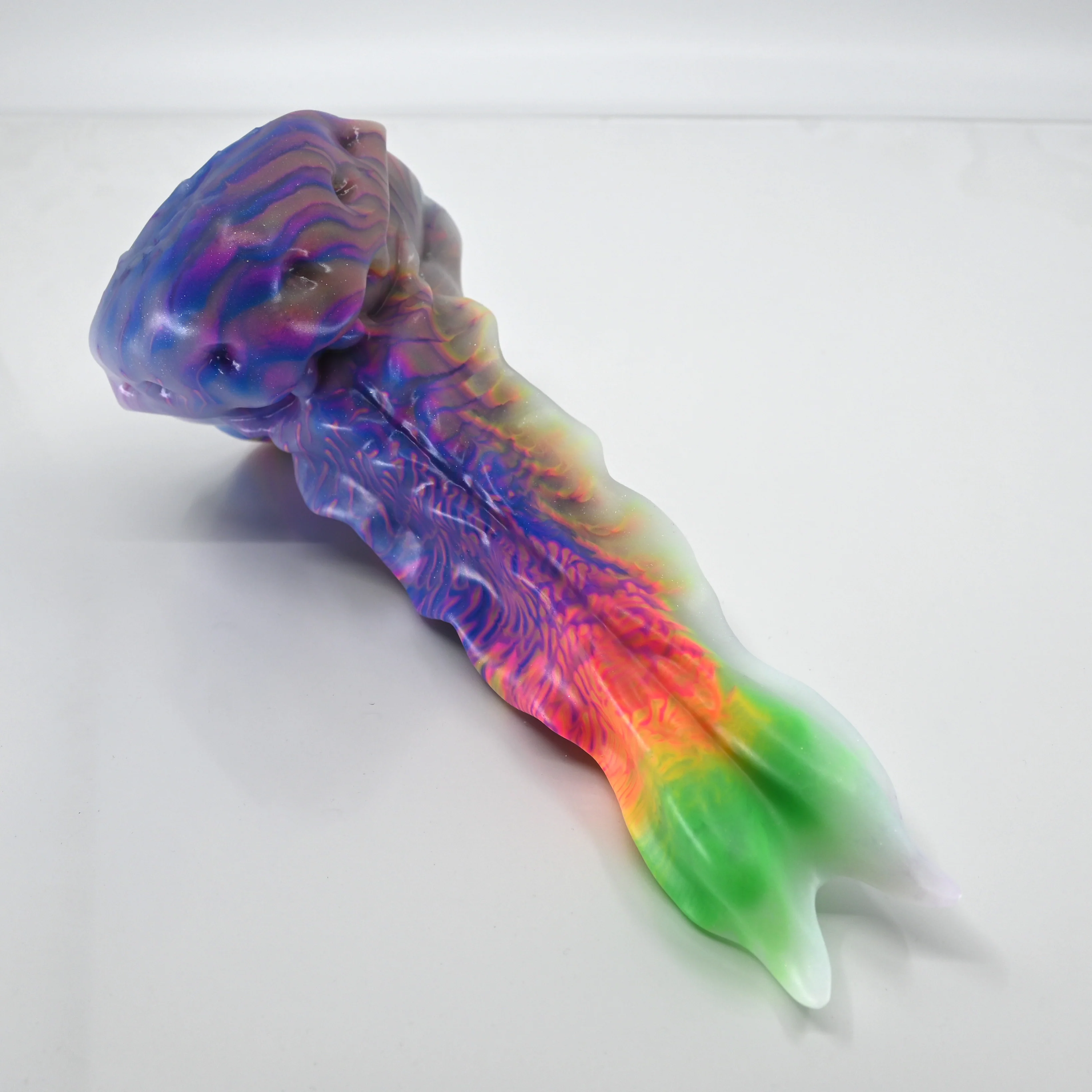 V2MBD36 Snark's Maw Small Medium UV GITD