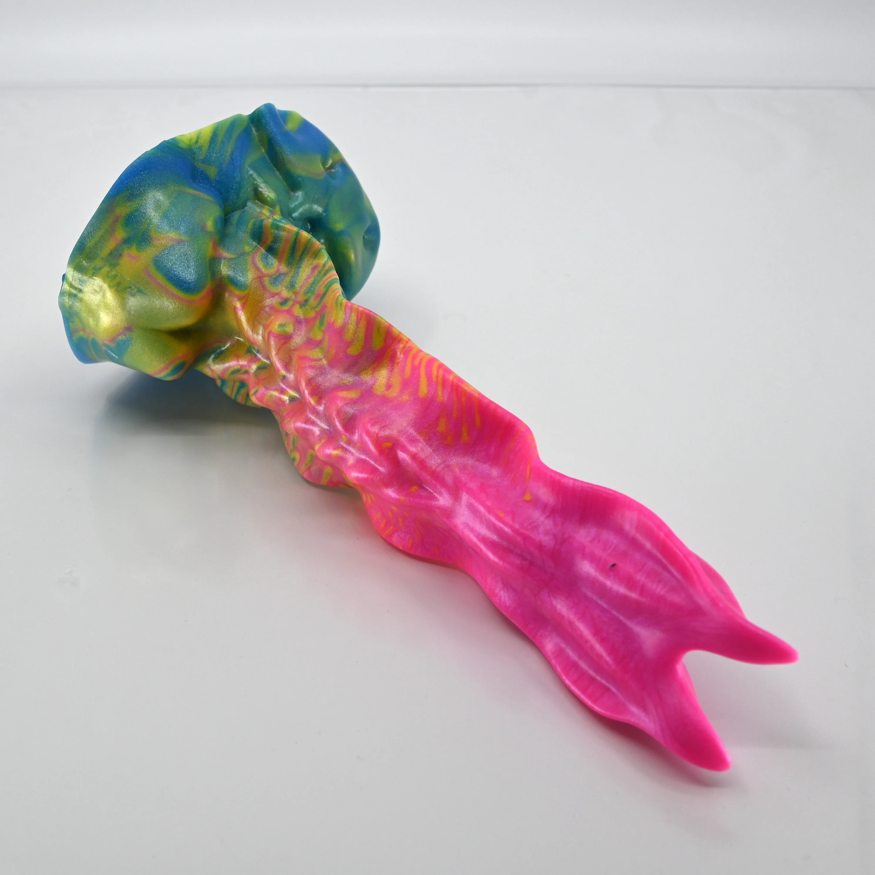 V2MBE20 Snark's Maw Small Medium UV GITD - Image 2