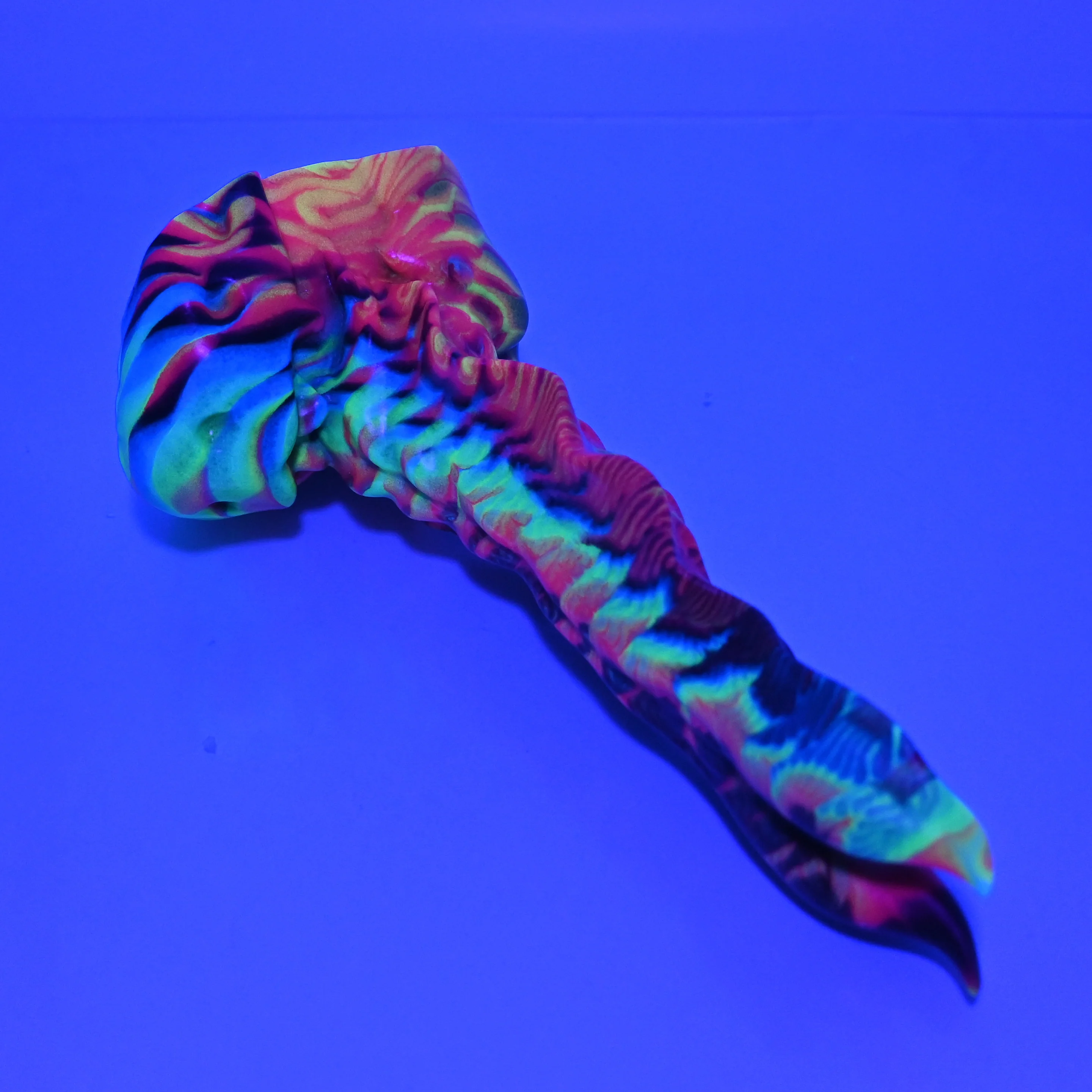 V2MBE21 Snark's Maw Small Medium UV GITD - Image 3
