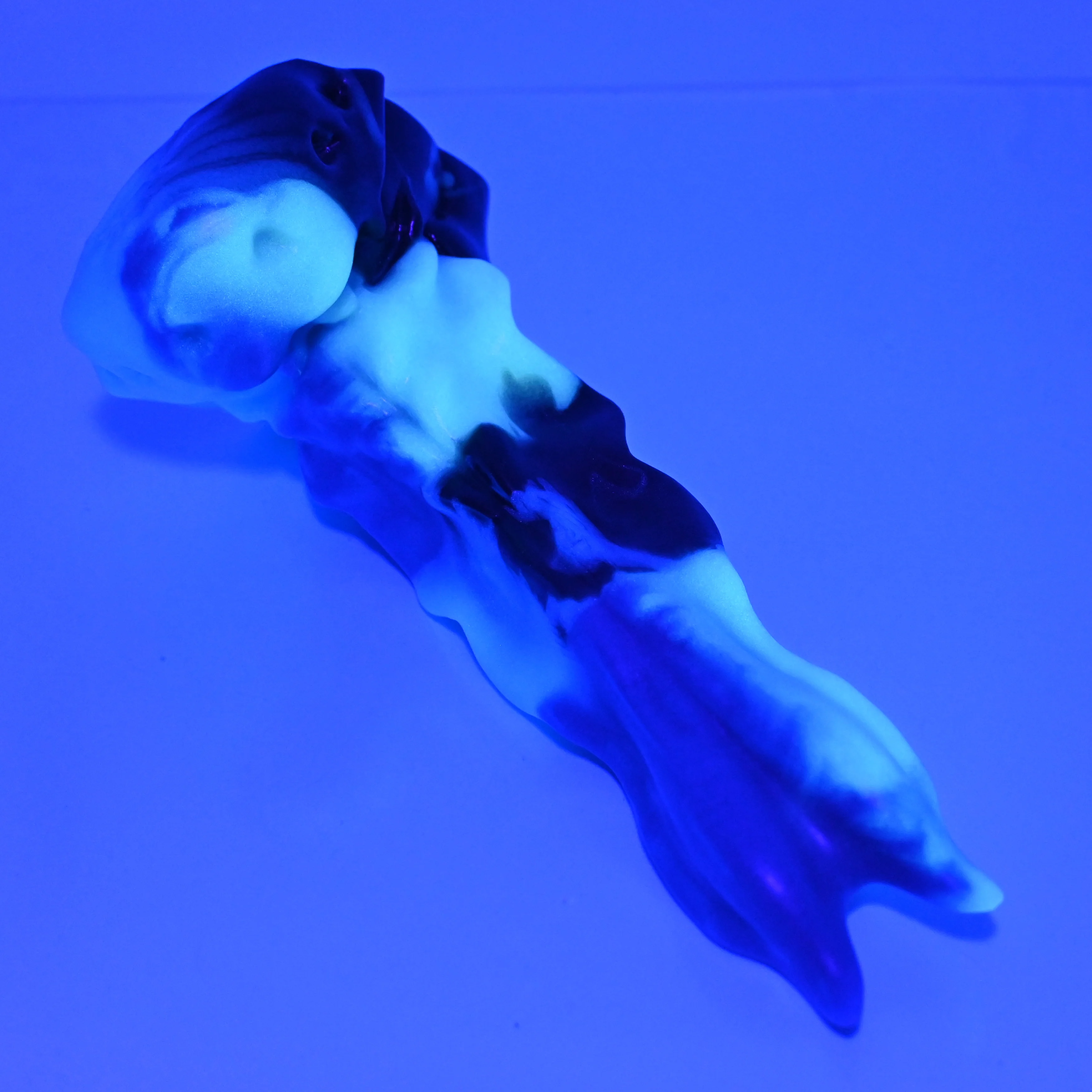 V2MBF11 Snark's Maw Small Medium UV GITD - Image 3