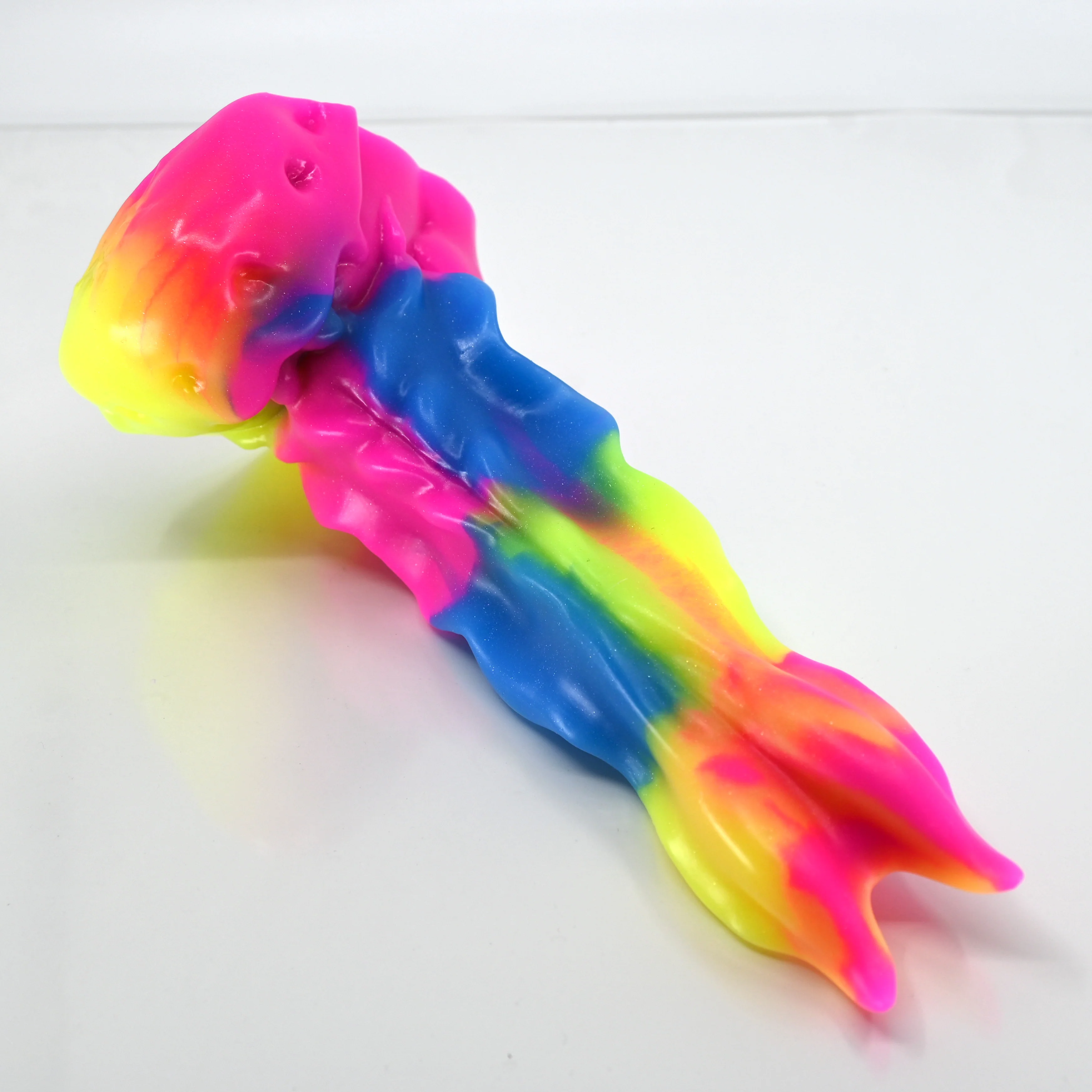 V2MBF16 Snark's Maw Small Medium UV GITD