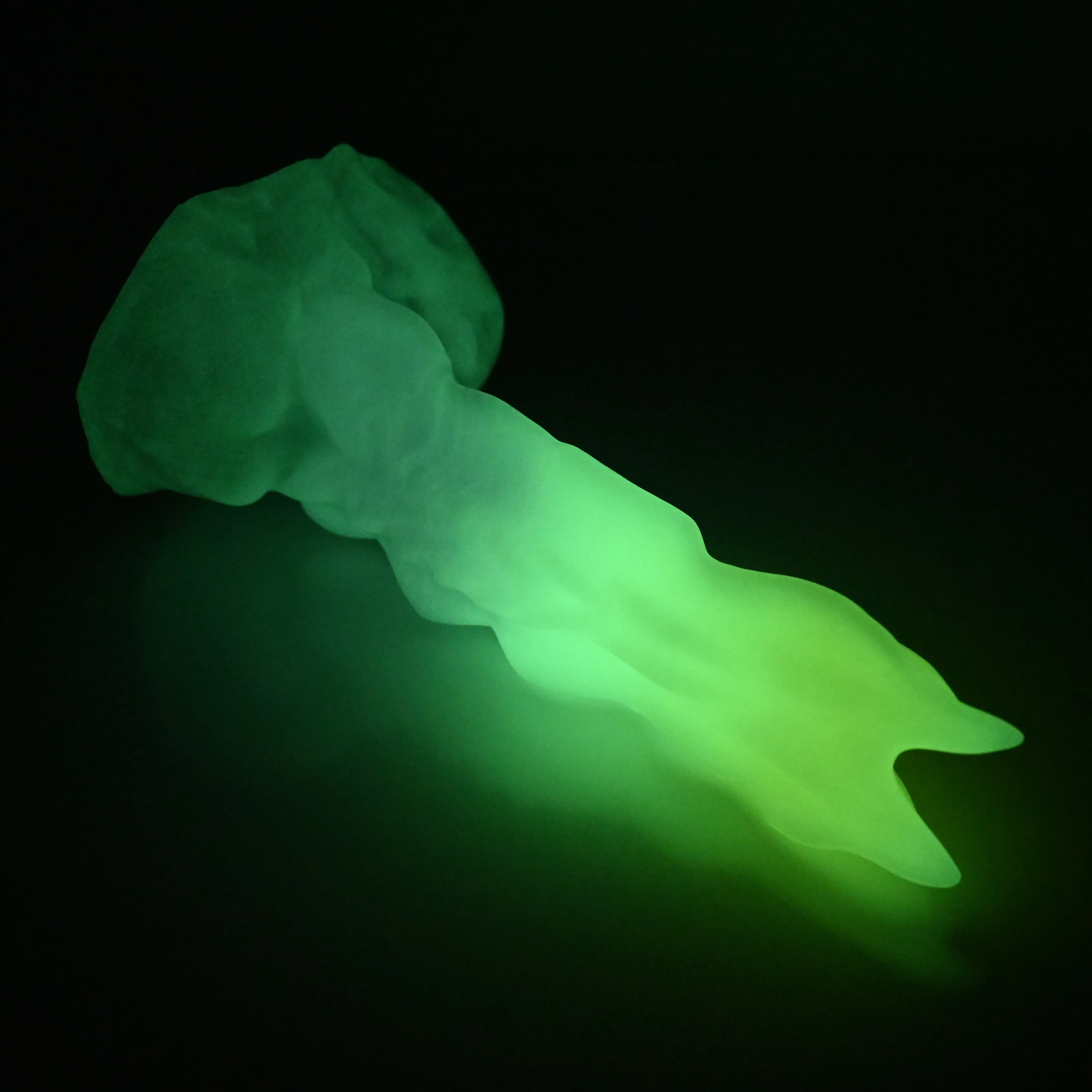 V2MBG20 Snark's Maw Small Medium UV GITD - Image 4