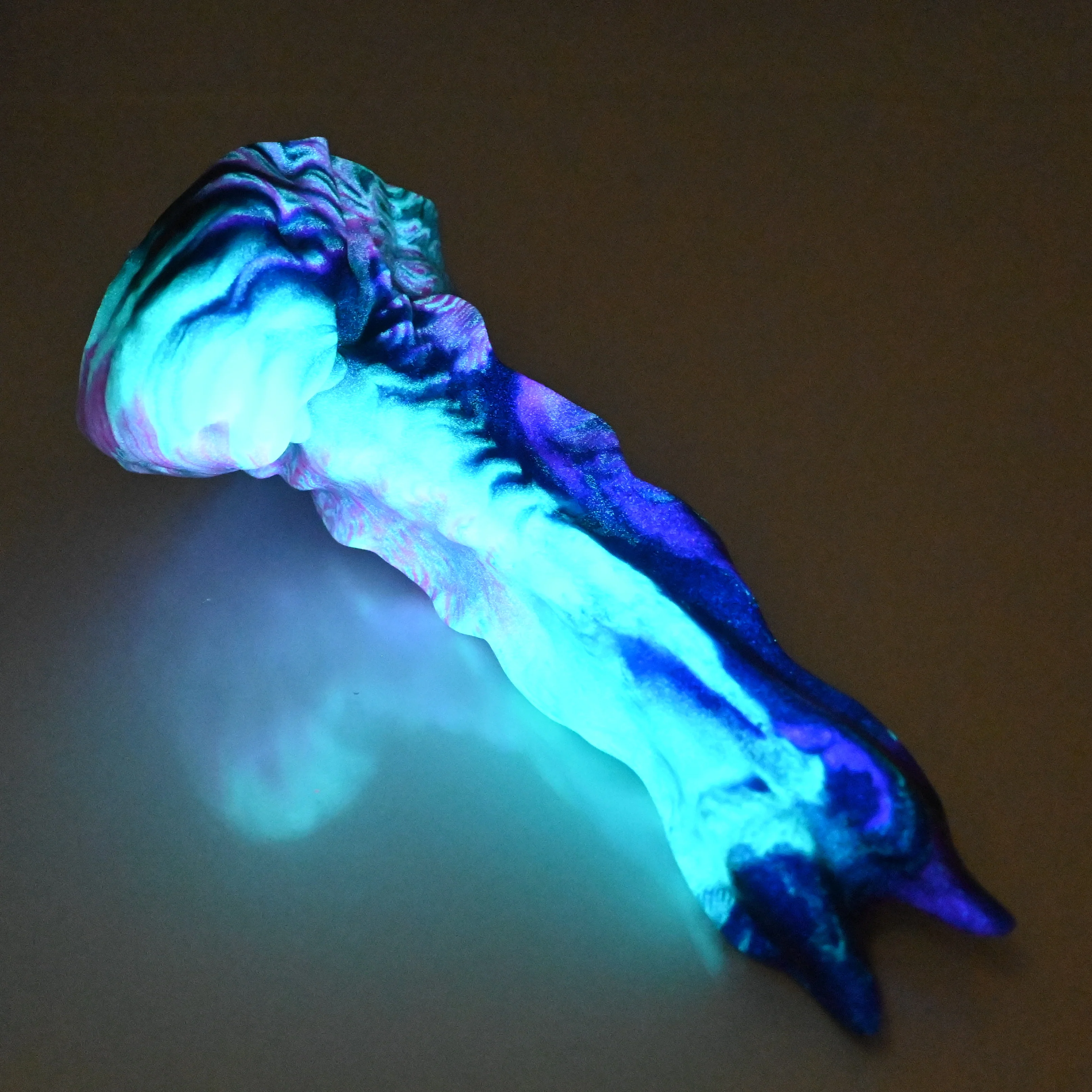 V2SBD32 Snark's Maw Small Soft UV GITD - Image 4