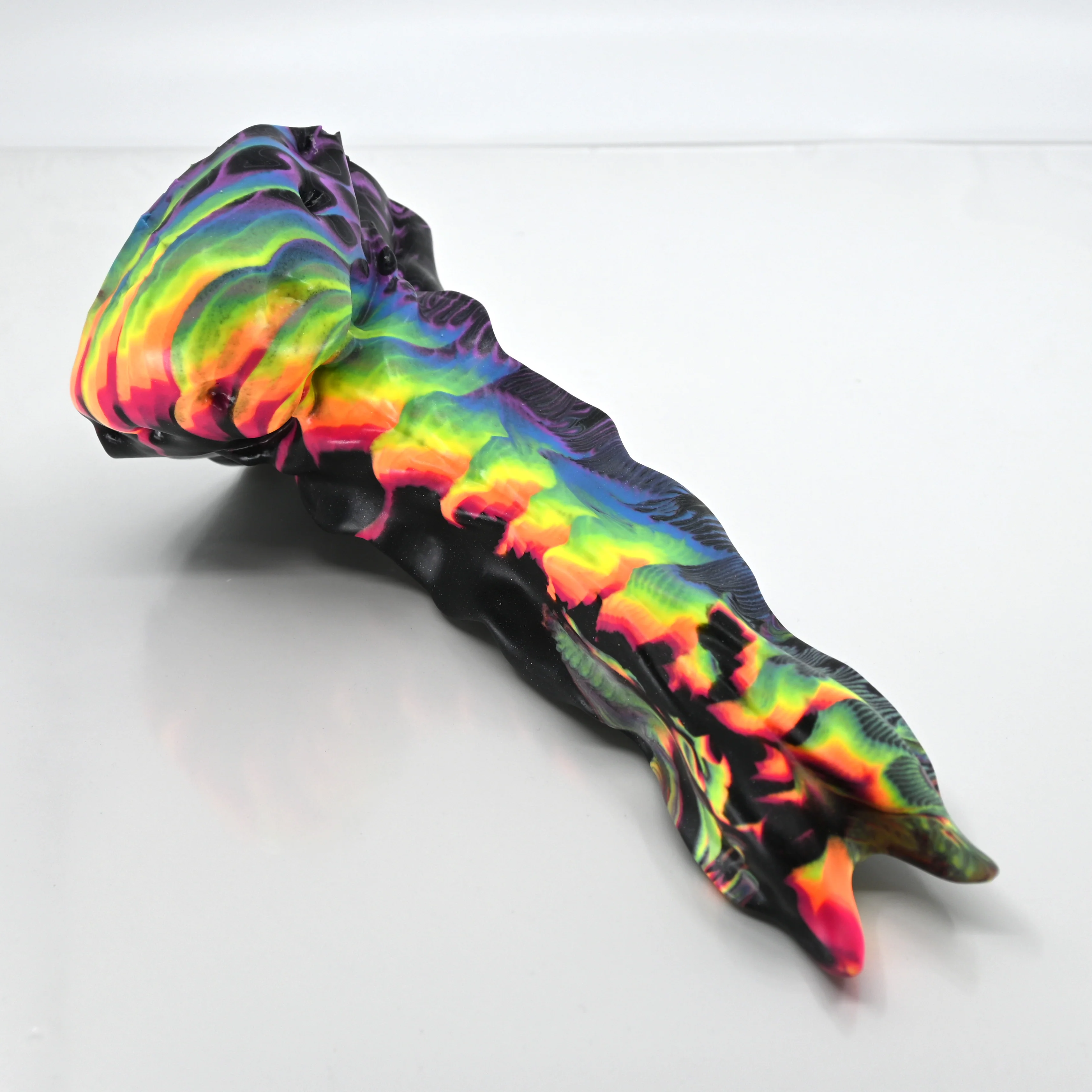 V2SBG21 Snark's Maw Small Soft UV GITD