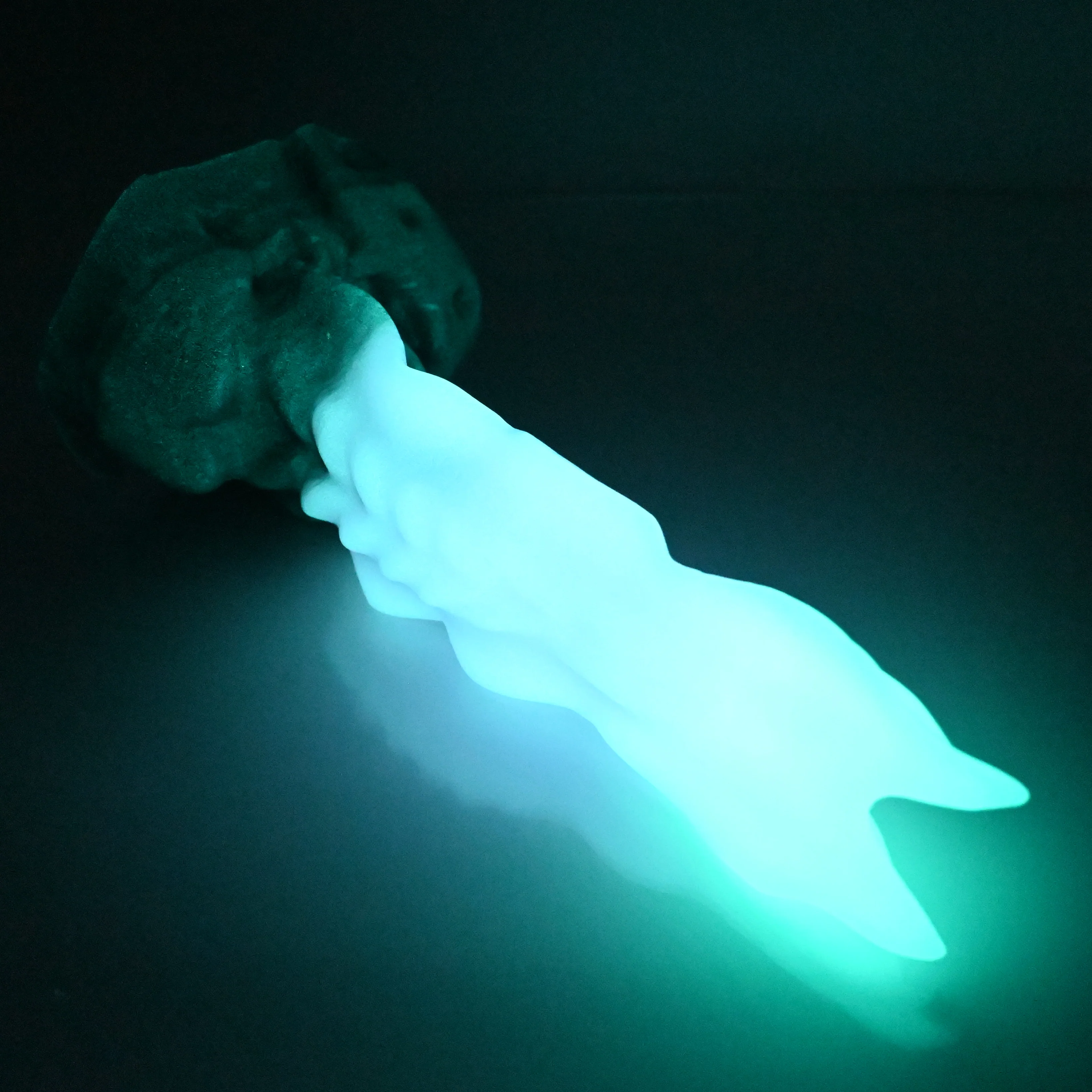 V3SBH28 Snark's Maw Medium Soft UV GITD - Image 4